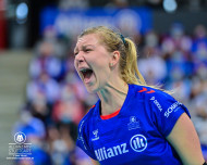 Ilka van de Vyver schreit ihre Freude laut heraus. Foto: Bildermacher-Sport Jens Körner